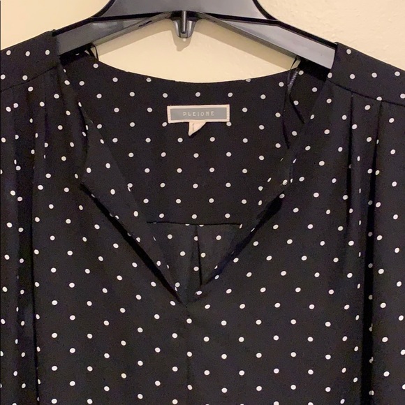 Ladies top - Picture 2 of 2